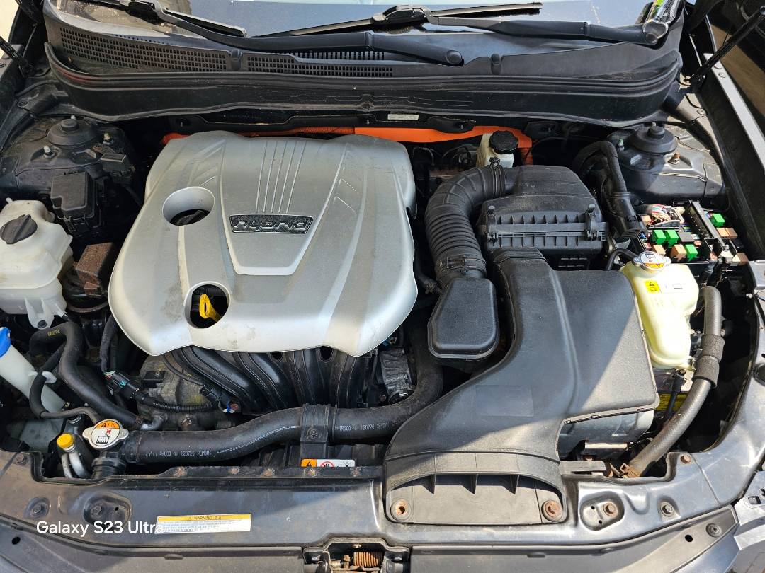 2012 HYUNDAI SONATA — 200666 Miles — Lot A043692 — Souq - Marhaba Auctions Used Cars - Image 6