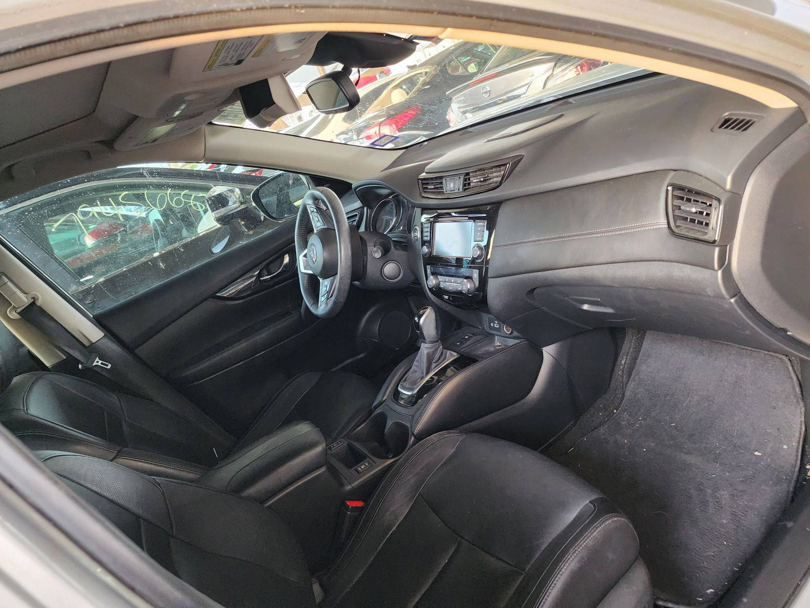 2019 NISSAN ROGUE — 112882 Miles — Lot 43470104 — Souq - Marhaba Auctions Used Cars - Image 5