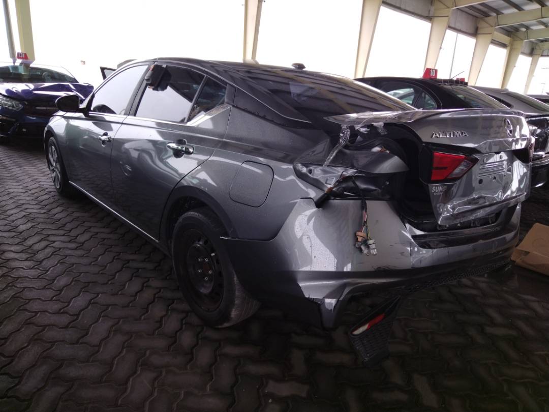 2019 NISSAN ALTIMA — 100406 Miles — Lot C138311 — Main - Marhaba Auctions Used Cars - Image 4