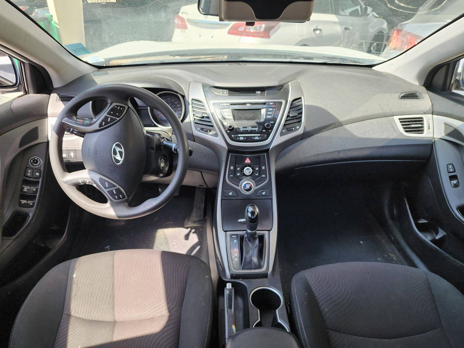 2016 HYUNDAI ELANTRA — 177530 KM — Lot 36790012 — Souq - Marhaba Auctions Used Cars - Image 7