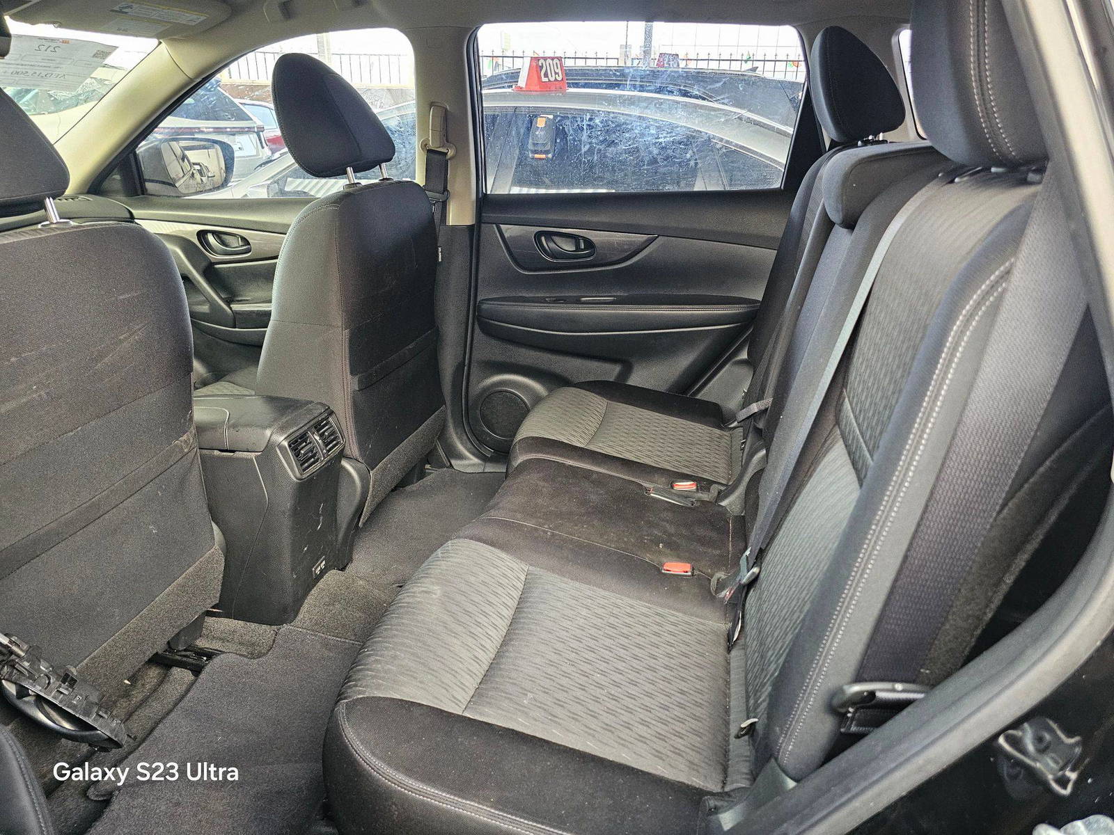 2019 NISSAN ROGUE — 143360 Miles — Lot XKW504877 — Main - Marhaba Auctions Used Cars - Image 9