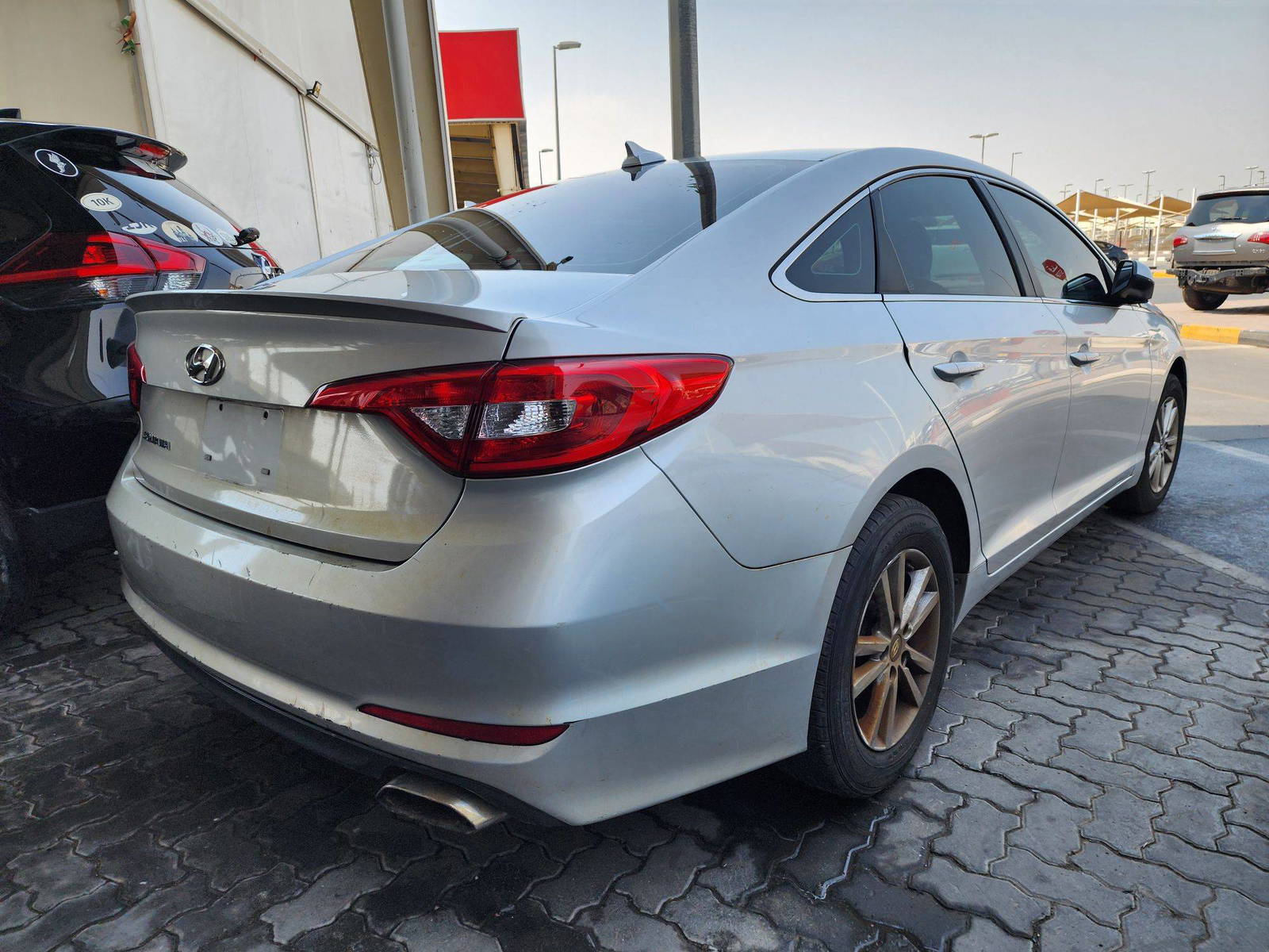 2017 HYUNDAI SONATA — 153146 Miles — Lot 36988154 — Souq - Marhaba Auctions Used Cars - Image 5