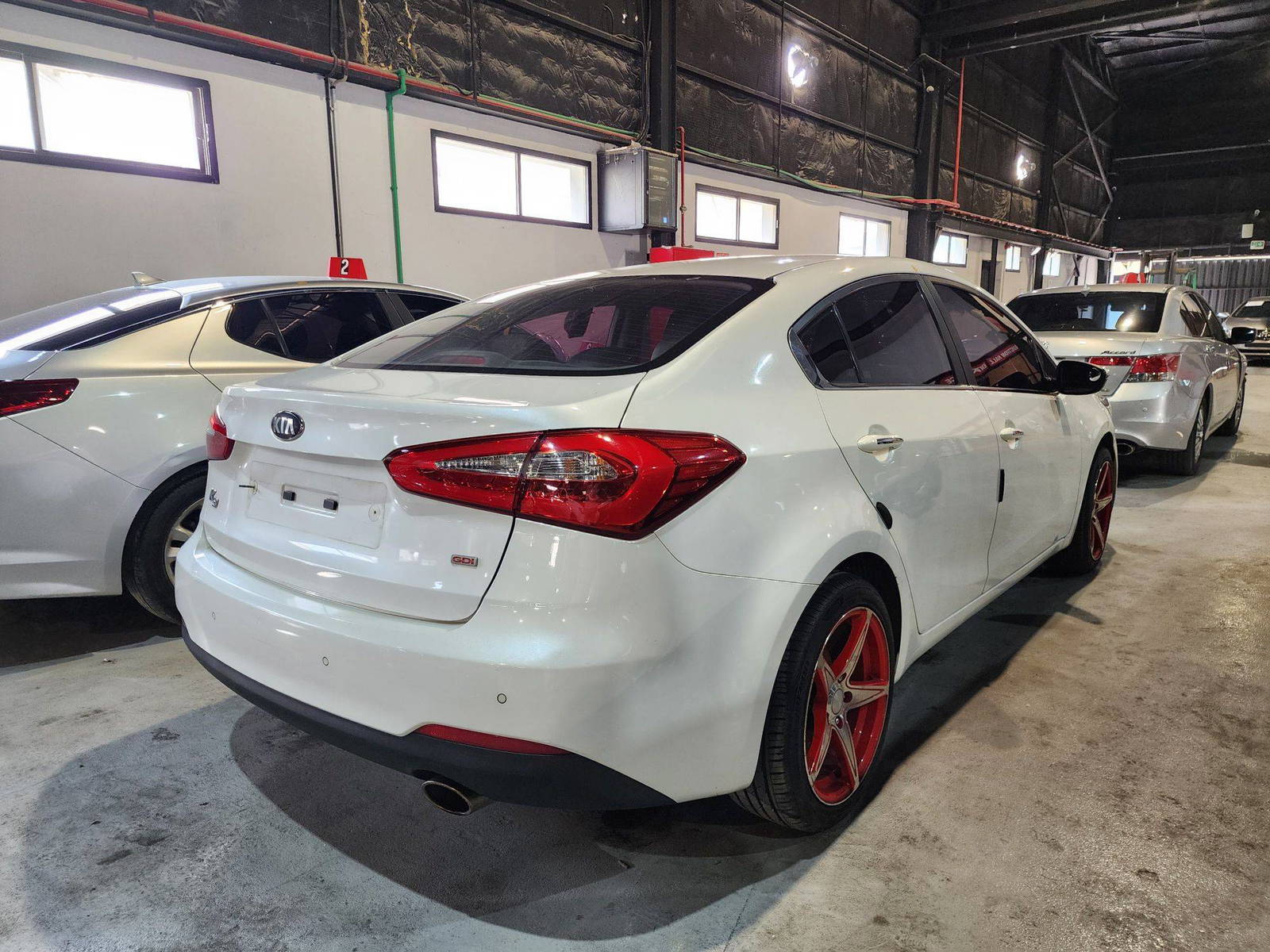 2013 KIA K3 — 174986 KM — Lot 805411 — Al Quoz - Marhaba Auctions Used Cars - Image 5
