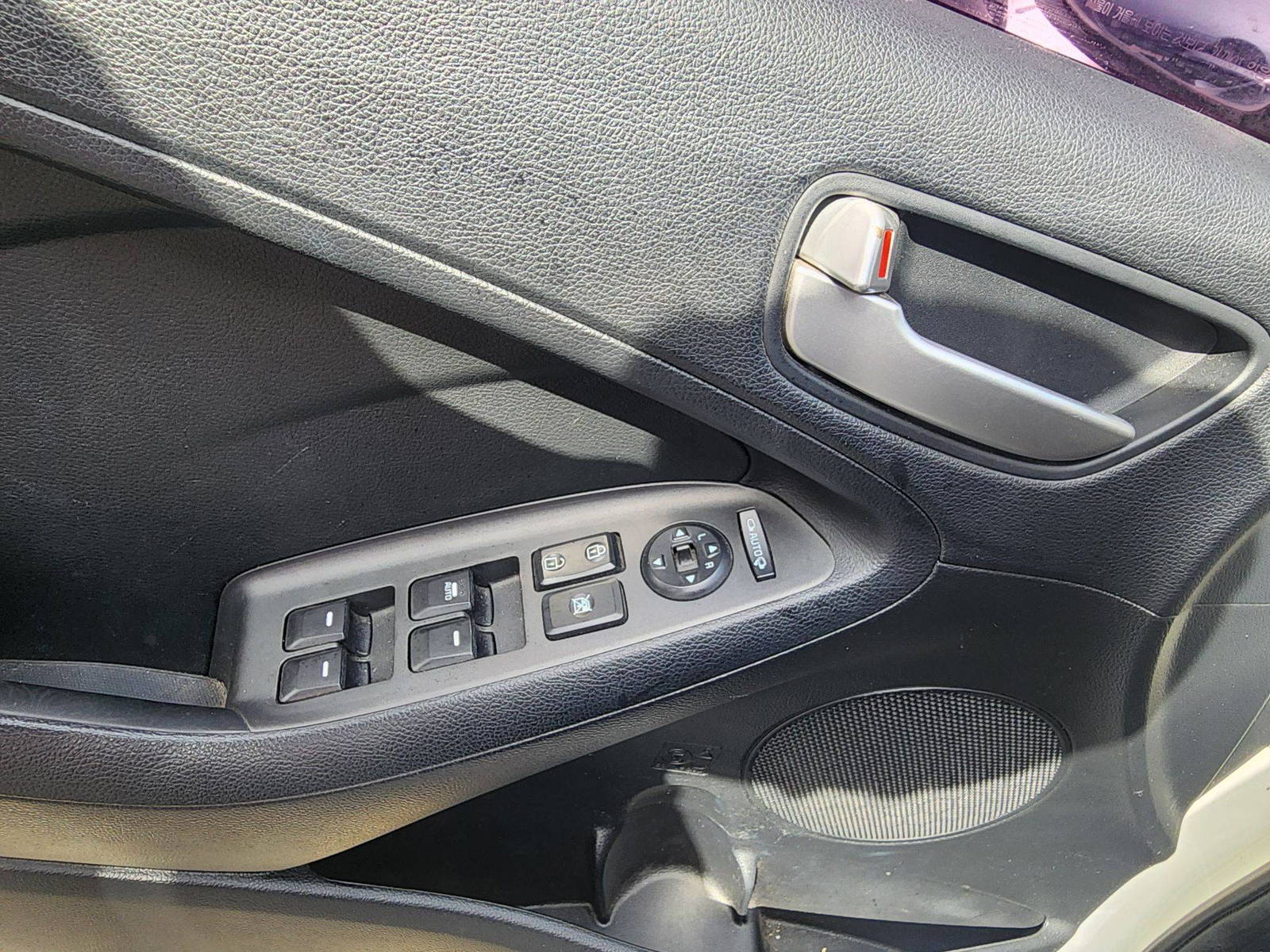 2015 KIA K3 — 152711 KM — Lot 880254 — Al Quoz - Marhaba Auctions Used Cars - Image 11