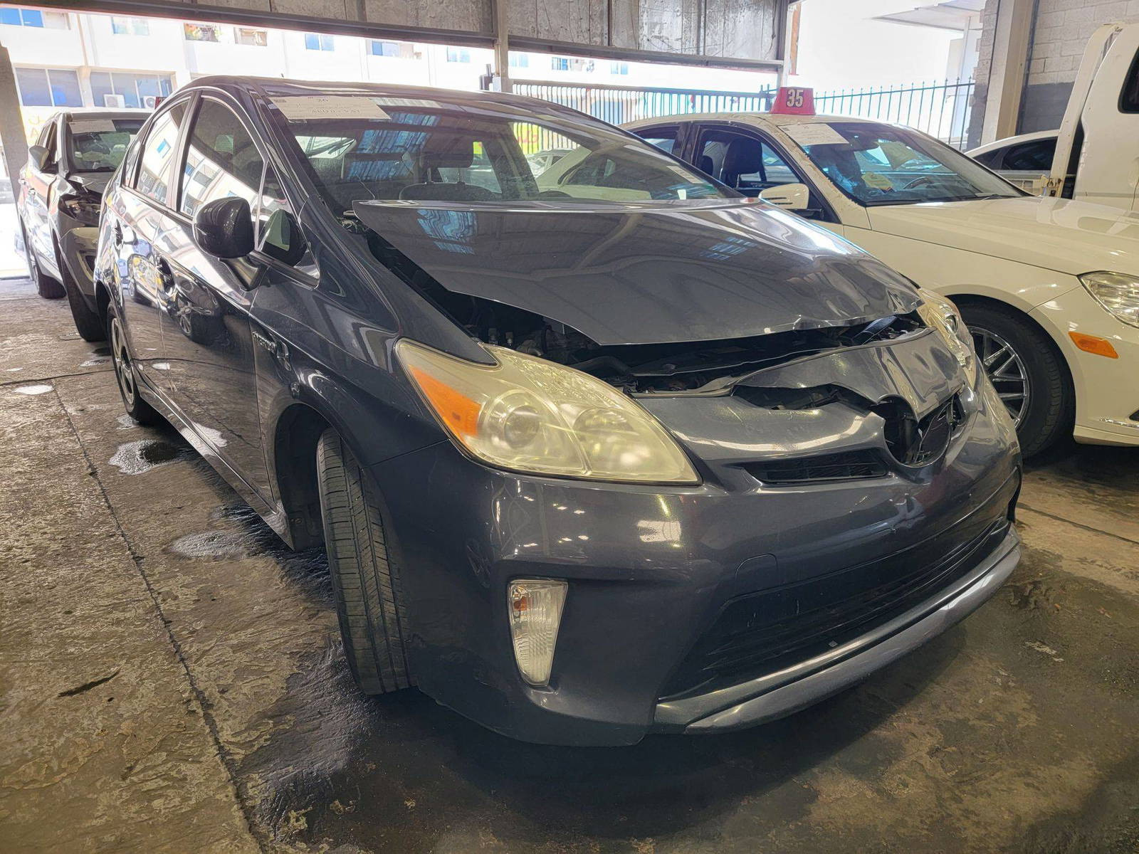 2012 TOYOTA PRIUS — 203157 KM — Lot 61521525 — Main - Marhaba Auctions Used Cars - Image 4