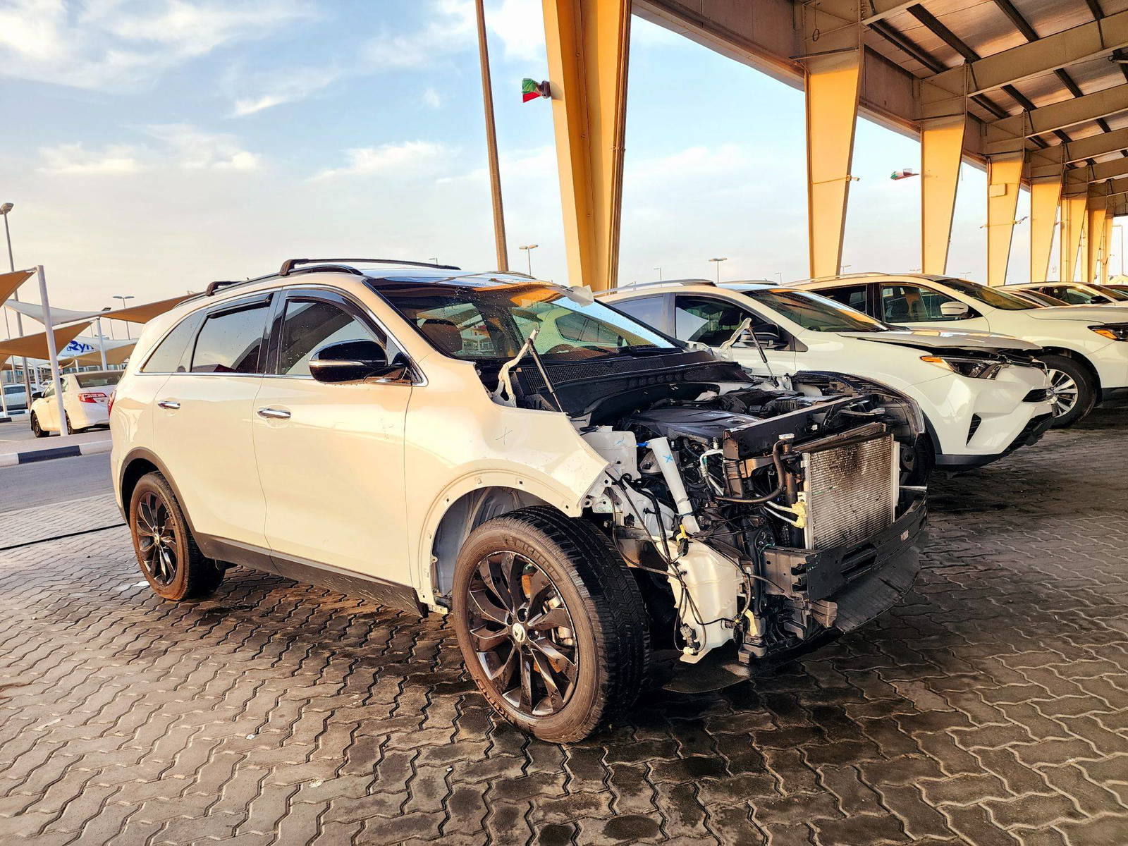 2019 KIA SORENTO — 97579 Miles — Lot 40076714 — Souq - Marhaba Auctions Used Cars - Image 4
