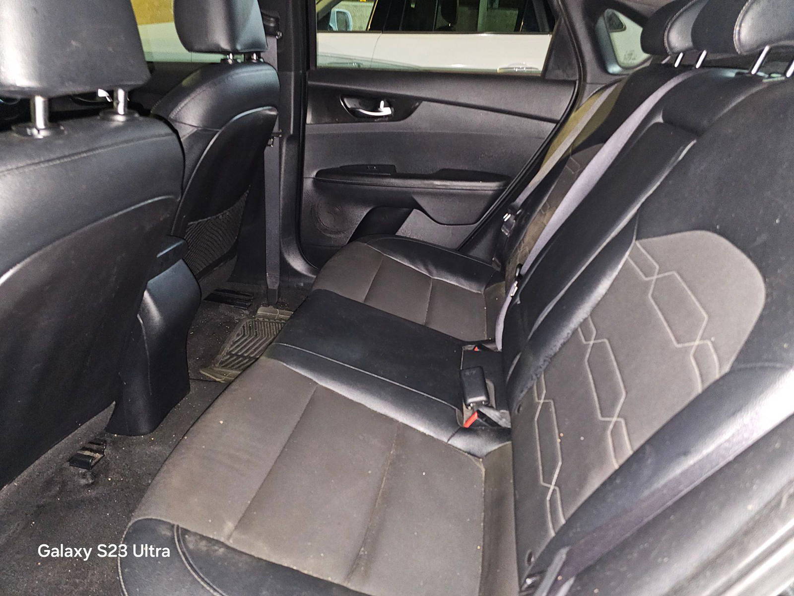 2021 KIA FORTE — 122135 Miles — Lot 89573305 — Souq - Marhaba Auctions Used Cars - Image 9