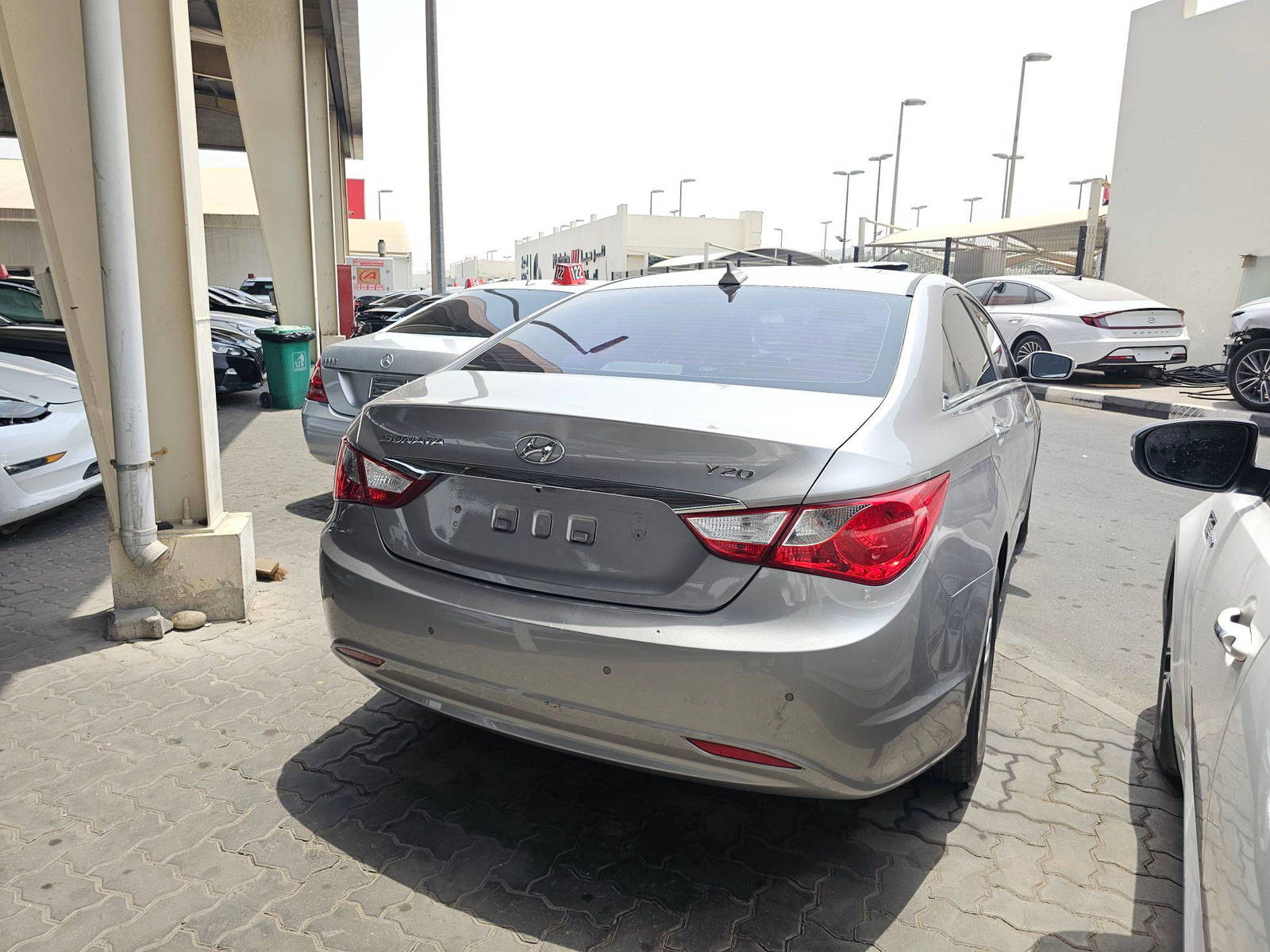 2010 HYUNDAI SONATA — 197932 KM — Lot BAA064565 — Souq - Marhaba Auctions Used Cars - Image 3