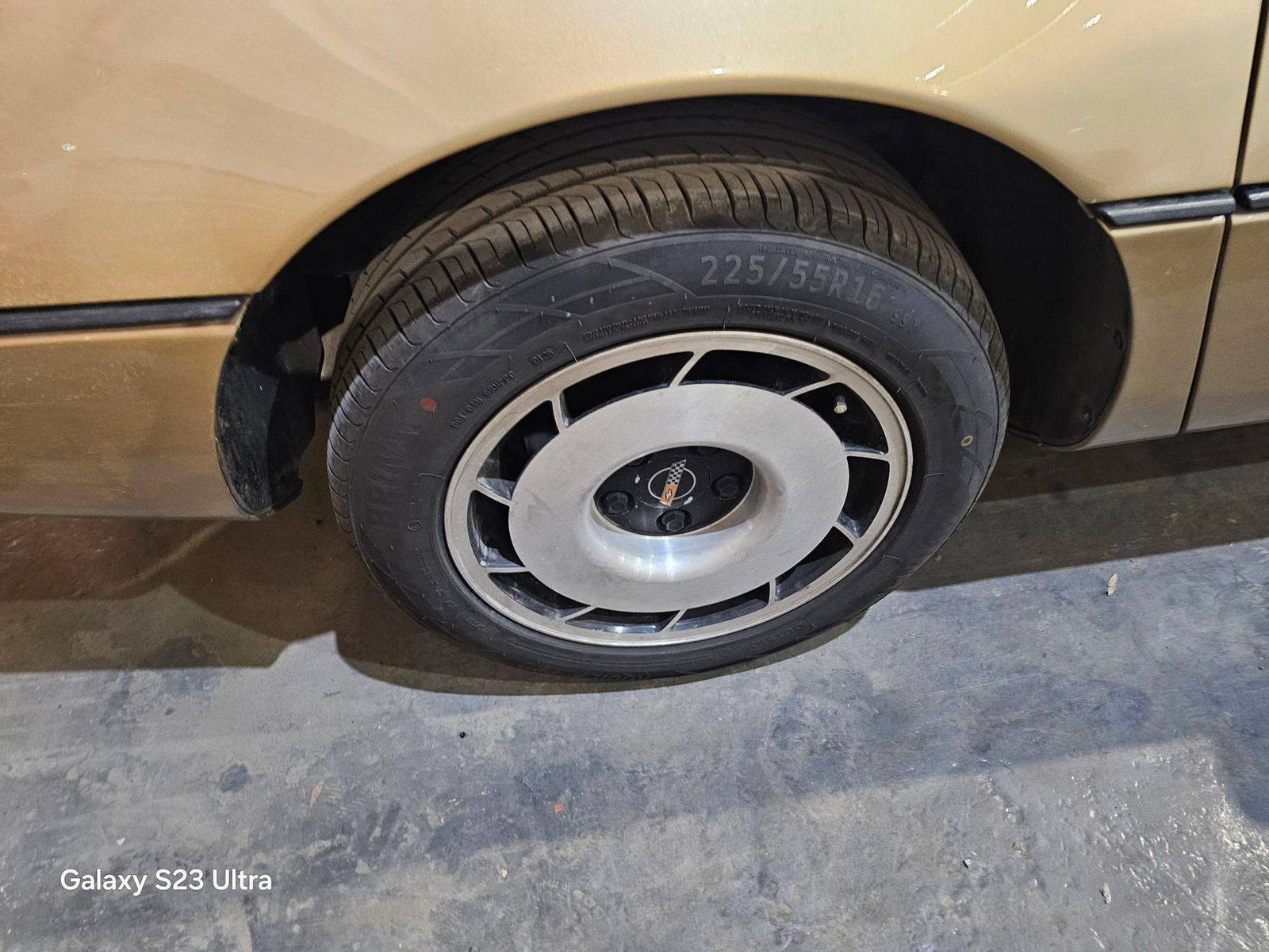 1985 CHEVROLET CORVETTE — 893693 KM — Lot 5136820 — Main - Marhaba Auctions Used Cars - Image 6