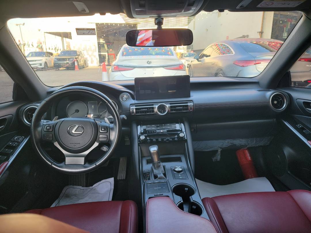 2021 LEXUS IS 300 — 96115 KM — Lot 5115969 — Main - Marhaba Auctions Used Cars - Image 8