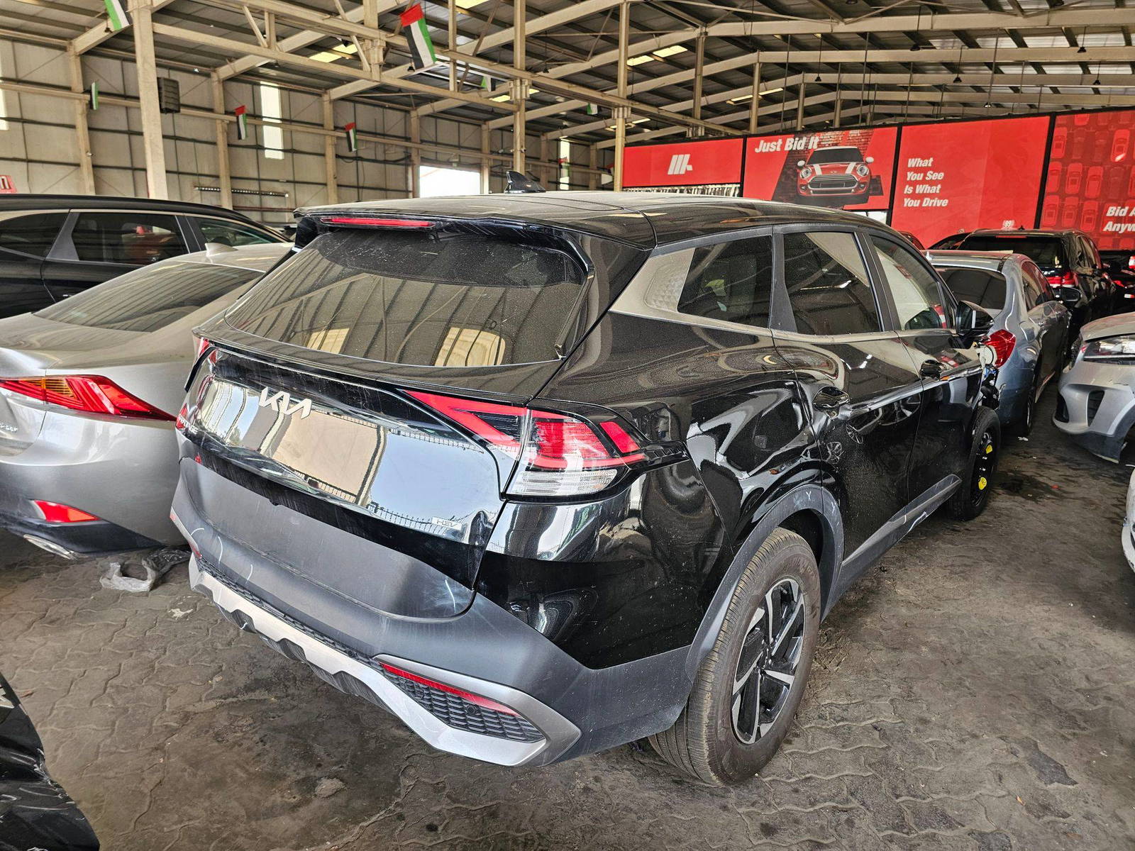 2025 KIA SPORTAGE — 40317 Miles — Lot 93907315 — Souq - Marhaba Auctions Used Cars - Image 5