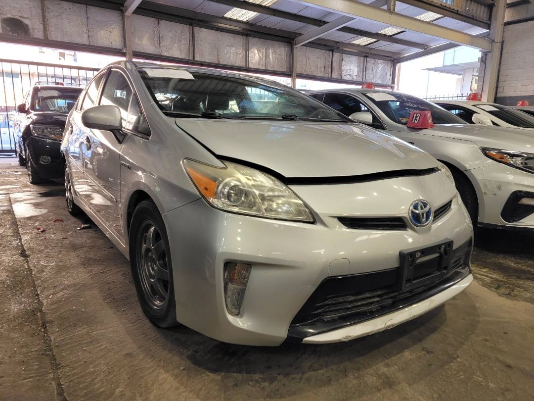 2013 TOYOTA PRIUS — 188838 Miles — Lot 5702830 — Main - Marhaba Auctions Used Cars - Image 5
