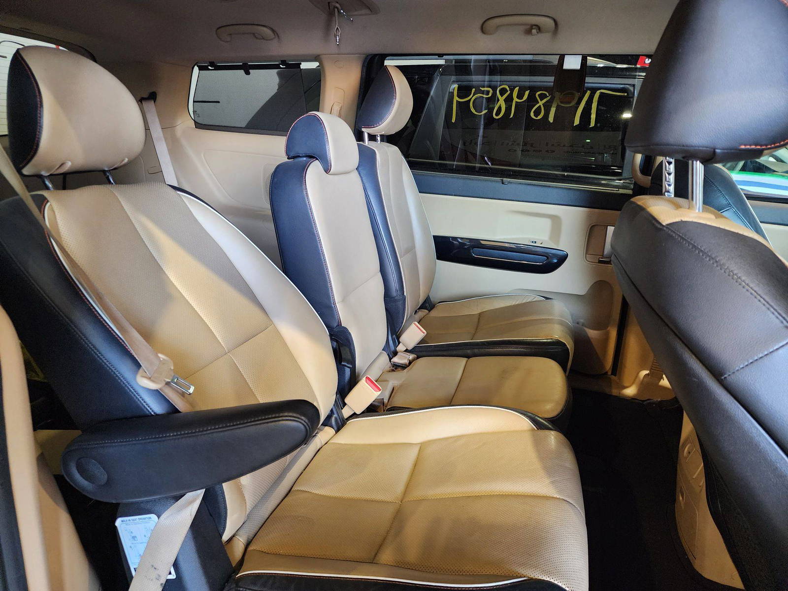 2016 KIA SEDONA — 179652 Miles — Lot 27779 — Al Quoz - Marhaba Auctions Used Cars - Image 8