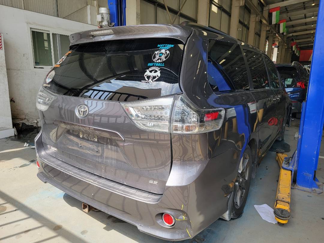 2017 TOYOTA SIENNA — 118897 Miles — Lot HS893143 — Main - Marhaba Auctions Used Cars - Image 3