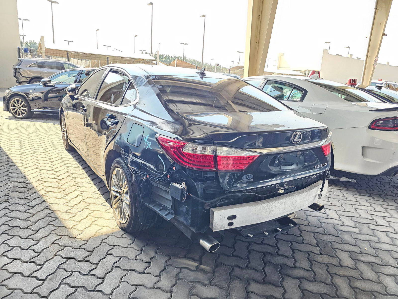 2014 LEXUS ES 350 — 189698 Miles — Lot 52683475 — Souq - Marhaba Auctions Used Cars - Image 5