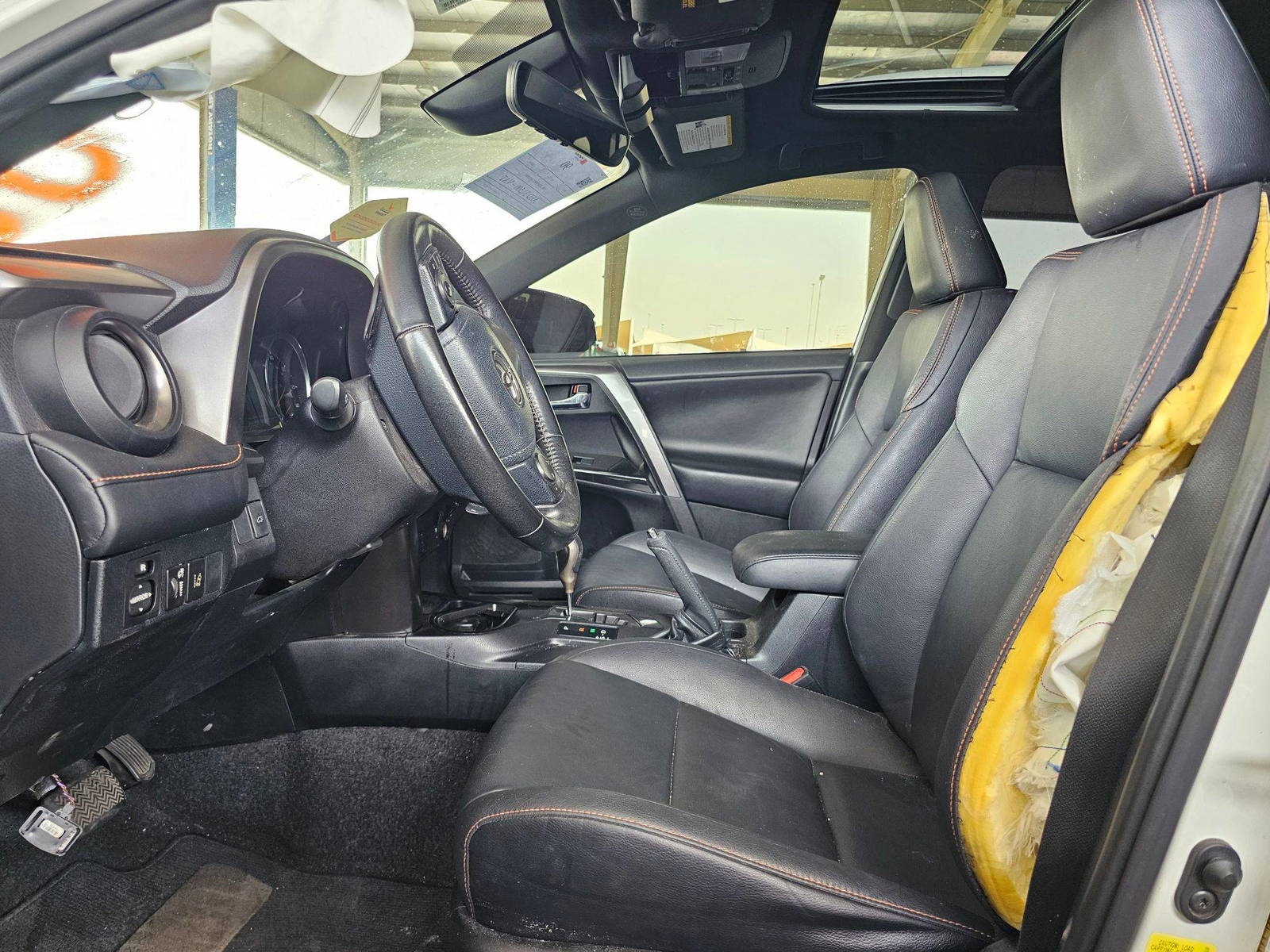 2018 TOYOTA RAV4 — 100907 Miles — Lot 82488224 — Souq - Marhaba Auctions Used Cars - Image 9