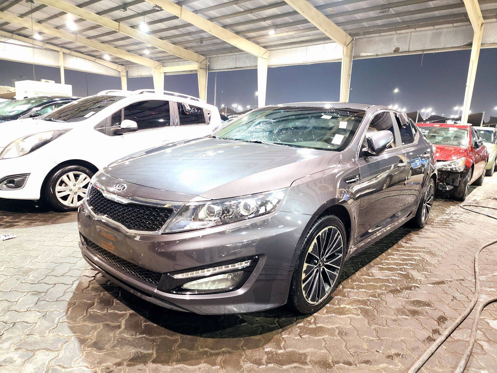 2011 KIA K5 — 231522 KM — Lot 107917 — Souq - Marhaba Auctions Used Cars - Image 5