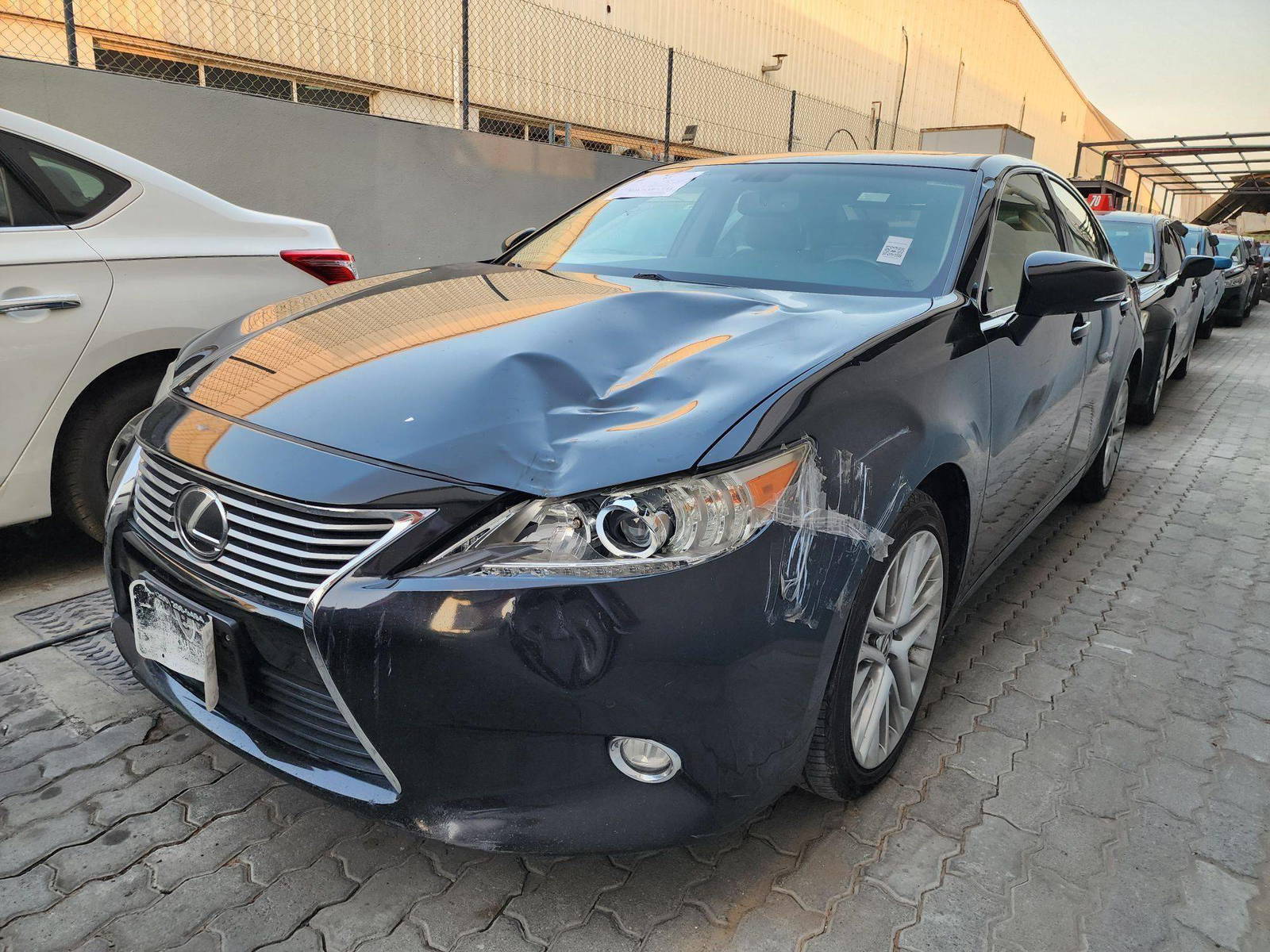 2015 LEXUS ES 350 — 153782 Miles — Lot 172989 — Al Quoz - Marhaba Auctions Used Cars - Image 5