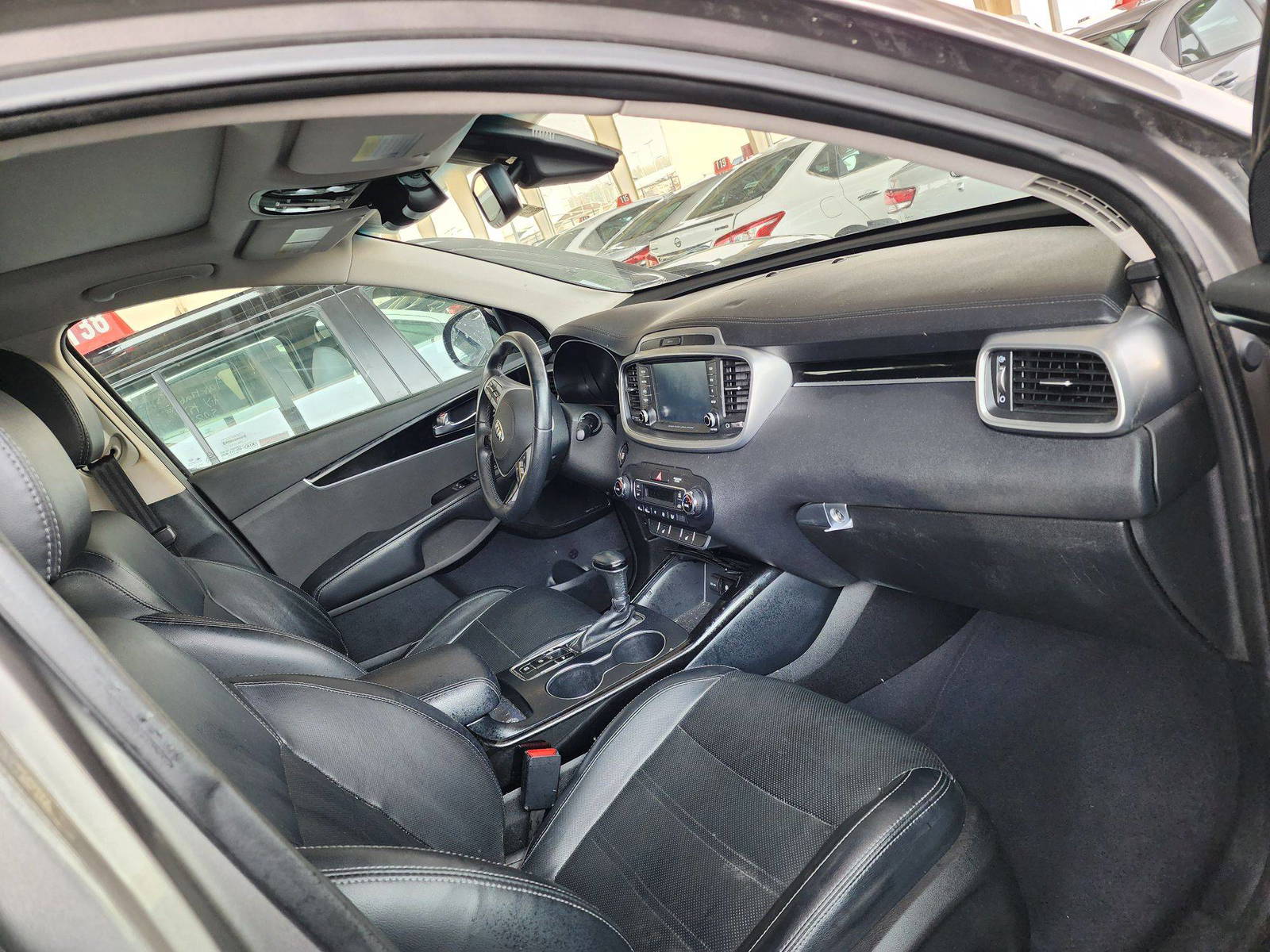 2019 KIA SORENTO — 137083 Miles — Lot 47191774 — Souq - Marhaba Auctions Used Cars - Image 6