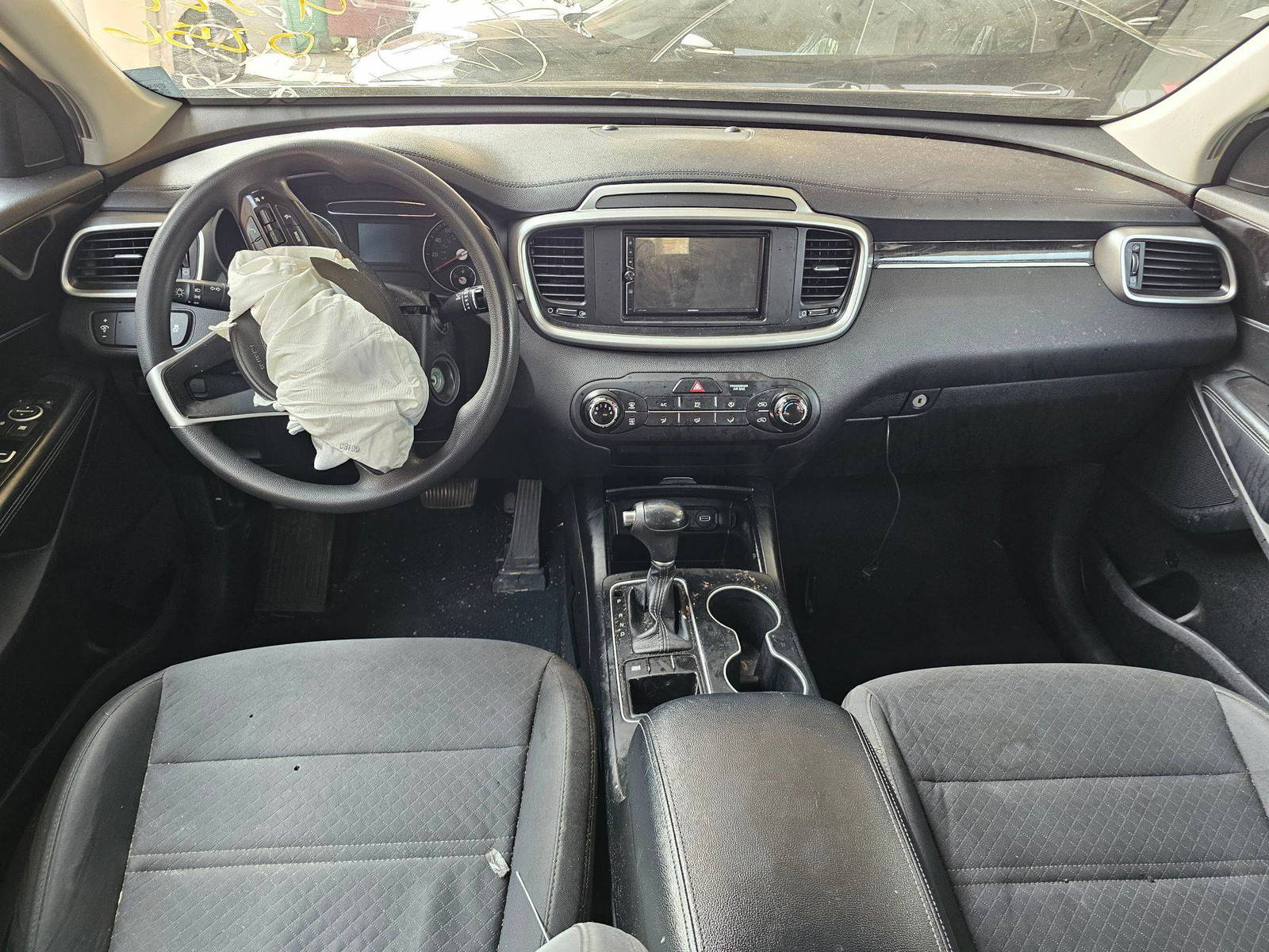 KIA SORENTO 2017 - Marhaba Auction Used Cars - Image 6