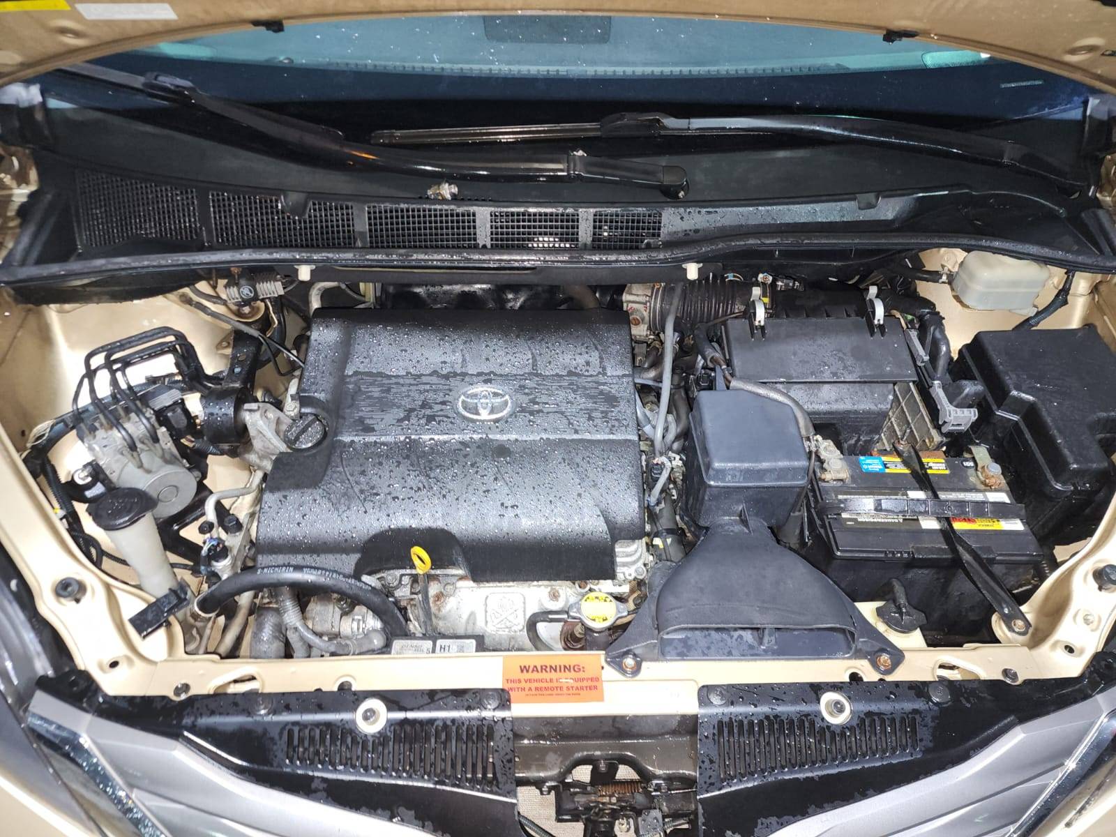 2011 TOYOTA SIENNA — 196035 Miles — Lot 87451465 — Souq - Marhaba Auctions Used Cars - Image 3