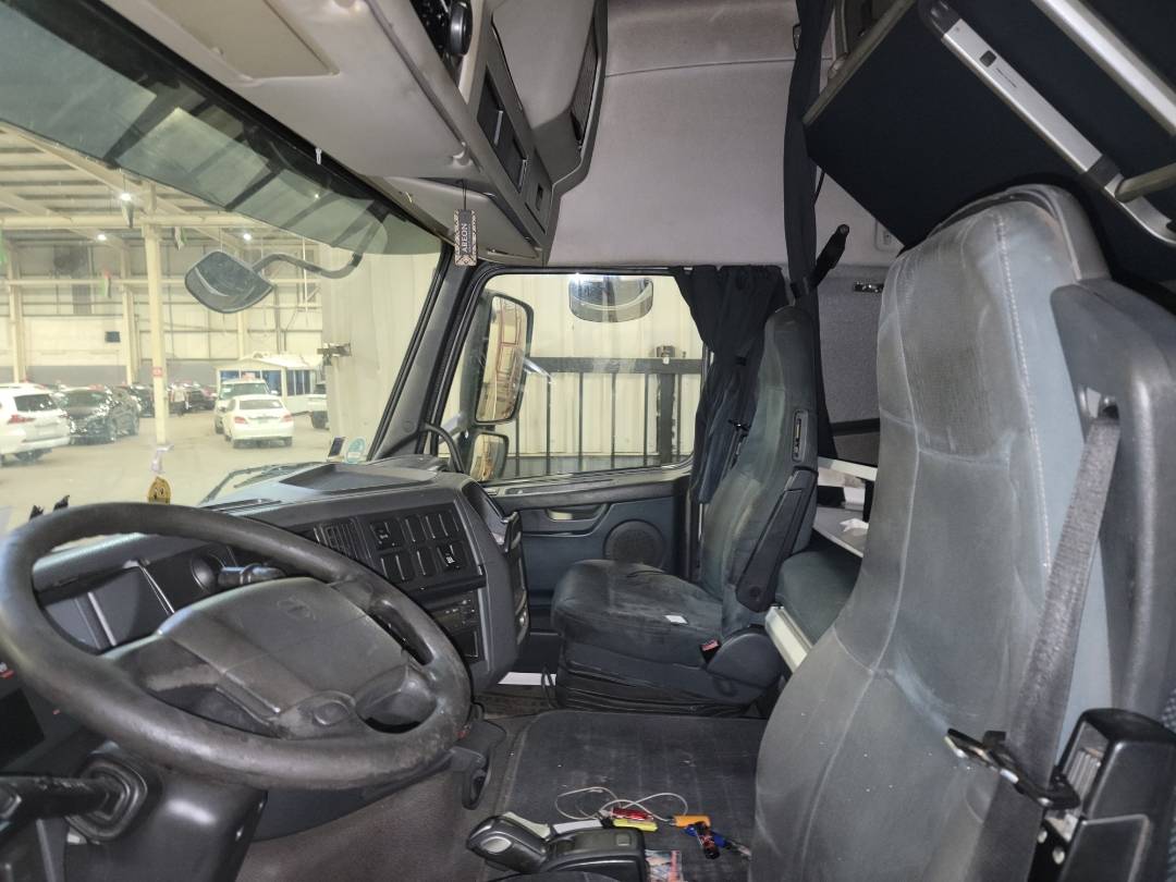 2013 VOLVO FH-Series — 1674327 KM — Lot 61018 — Main - Marhaba Auctions Used Cars - Image 12