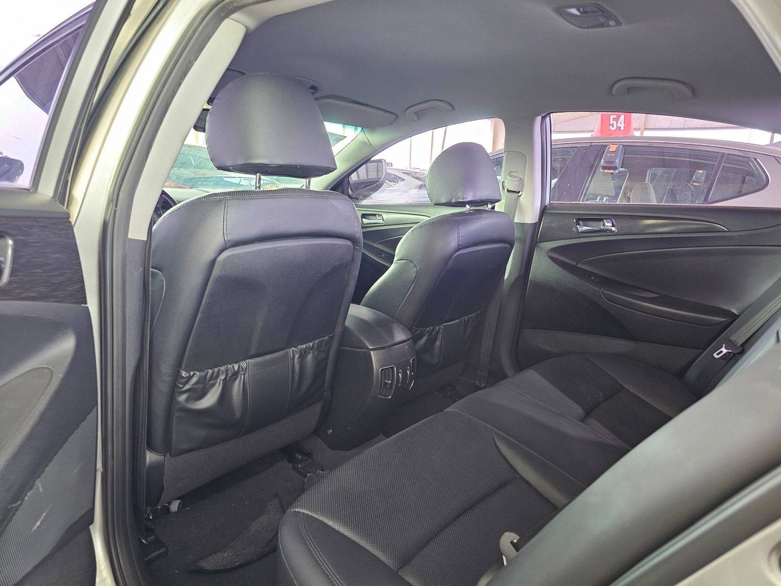 2013 HYUNDAI SONATA — 129067 KM — Lot 567716 — Souq - Marhaba Auctions Used Cars - Image 6
