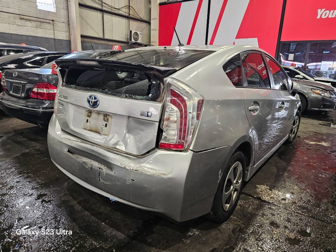 2012 TOYOTA PRIUS — 257244 Miles — Lot 403328 — Main - Marhaba Auctions Used Cars - Image 4