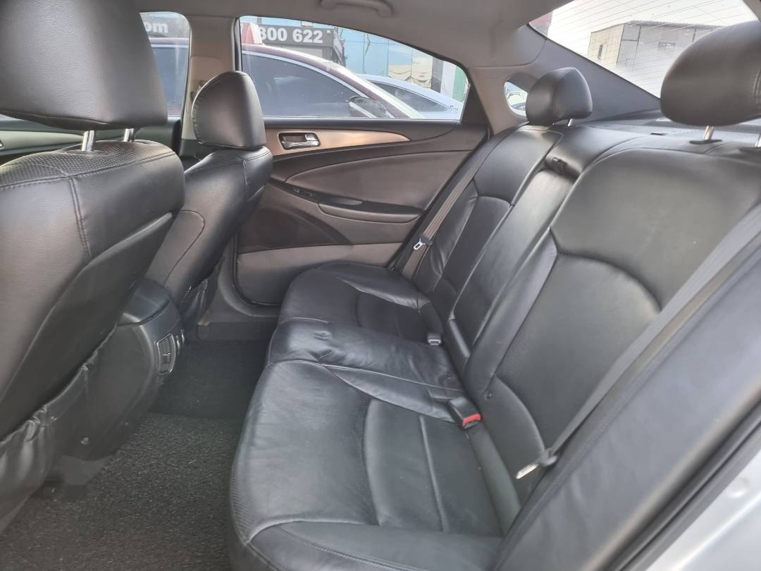 2012 HYUNDAI SONATA — 62520 KM — Lot 124578 — Souq - Marhaba Auctions Used Cars - Image 6