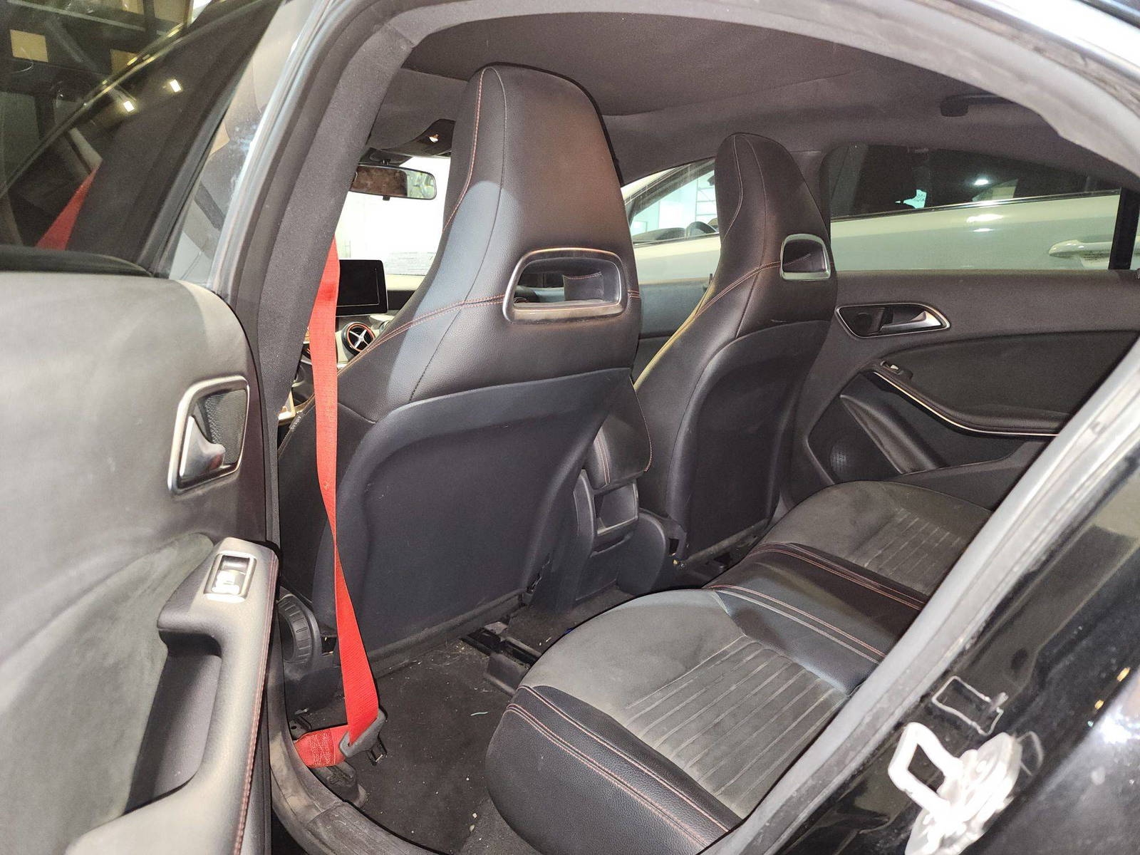 2015 MERCEDES BENZ CLA 250 — 170111 KM — Lot N196950 — Al Quoz - Marhaba Auctions Used Cars - Image 8