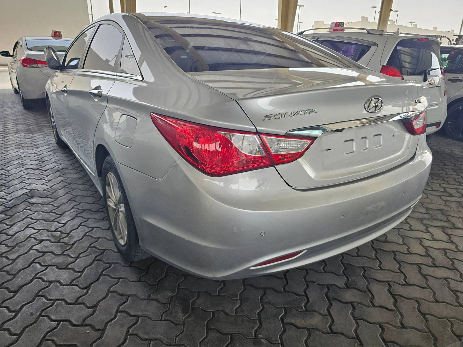 2012 HYUNDAI SONATA — 117694 KM — Lot A457618 — Souq - Marhaba Auctions Used Cars - Image 5
