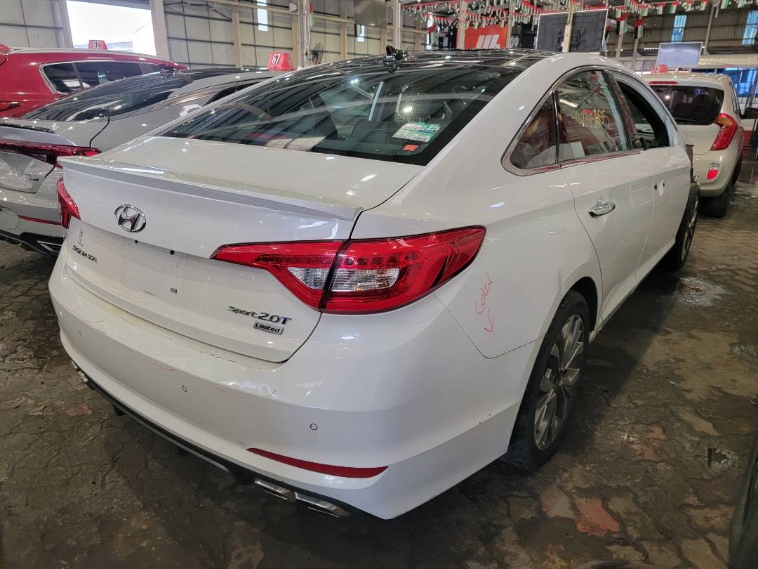 2015 HYUNDAI SONATA — 176886 Miles — Lot 146700 — Main - Marhaba Auctions Used Cars - Image 4