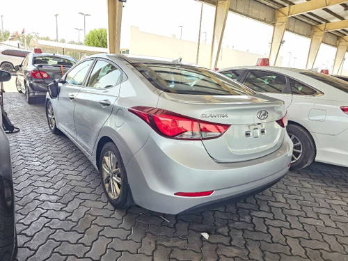 HYUNDAI ELANTRA