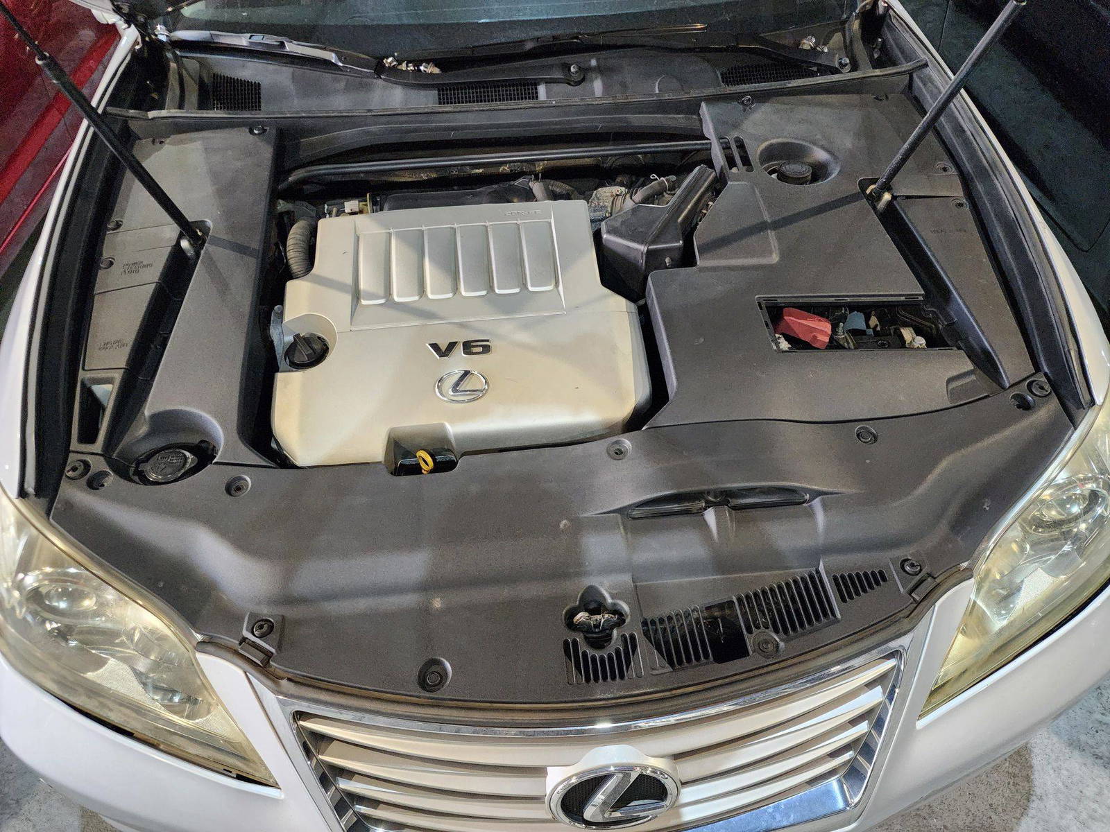 2011 LEXUS ES 350 — 266116 KM — Lot 2434379 — Al Quoz - Marhaba Auctions Used Cars - Image 13