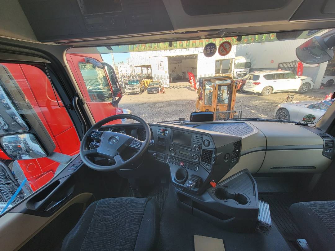2016 MERCEDES BENZ ACTROS — 840922 KM — Lot 032890 — Al Quoz - Marhaba Auctions Used Cars - Image 8