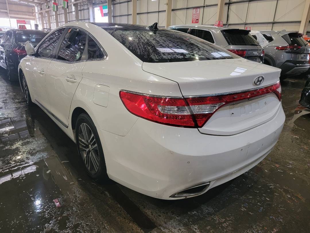 2013 HYUNDAI GRANDEUR — 161807 KM — Lot 263574 — Main - Marhaba Auctions Used Cars - Image 4