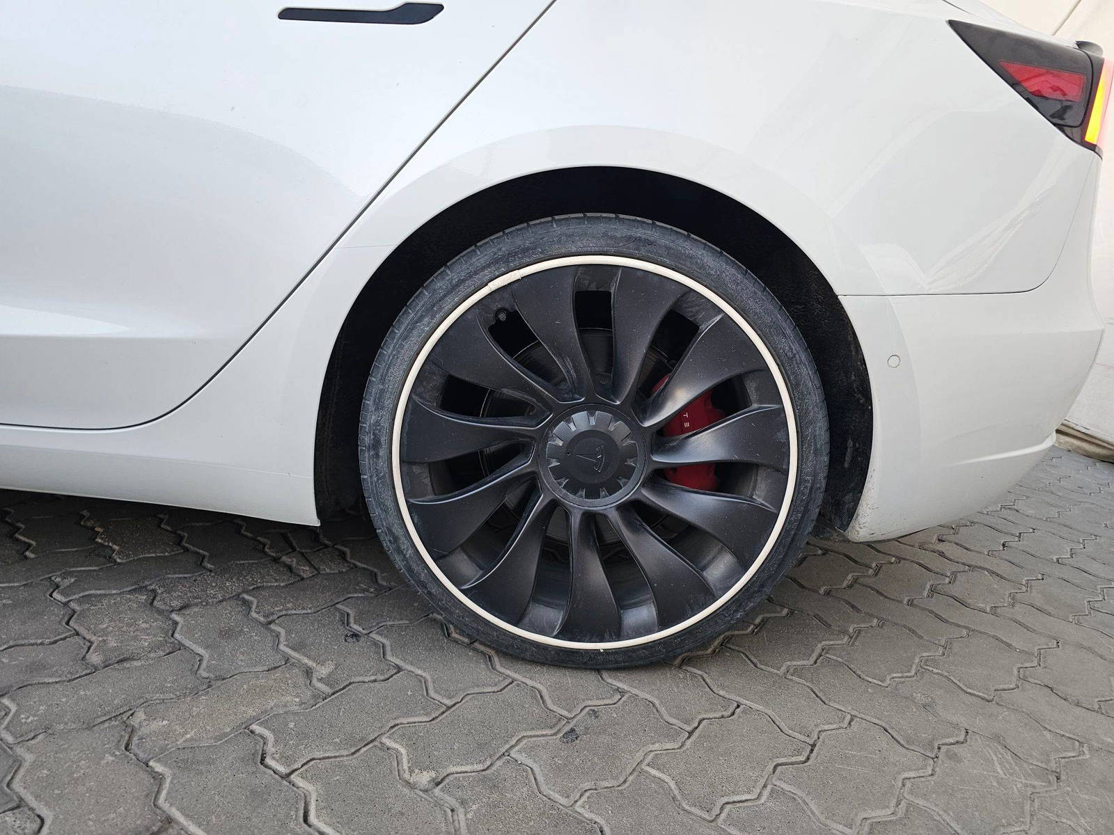 TESLA MODEL 3 2021 - Marhaba Auction Used Cars - Image 11