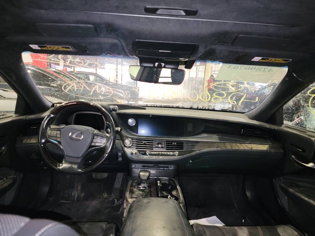 2019 LEXUS LS 500 — 55213 Miles — Lot K5006420 — Souq - Marhaba Auctions Used Cars - Image 7