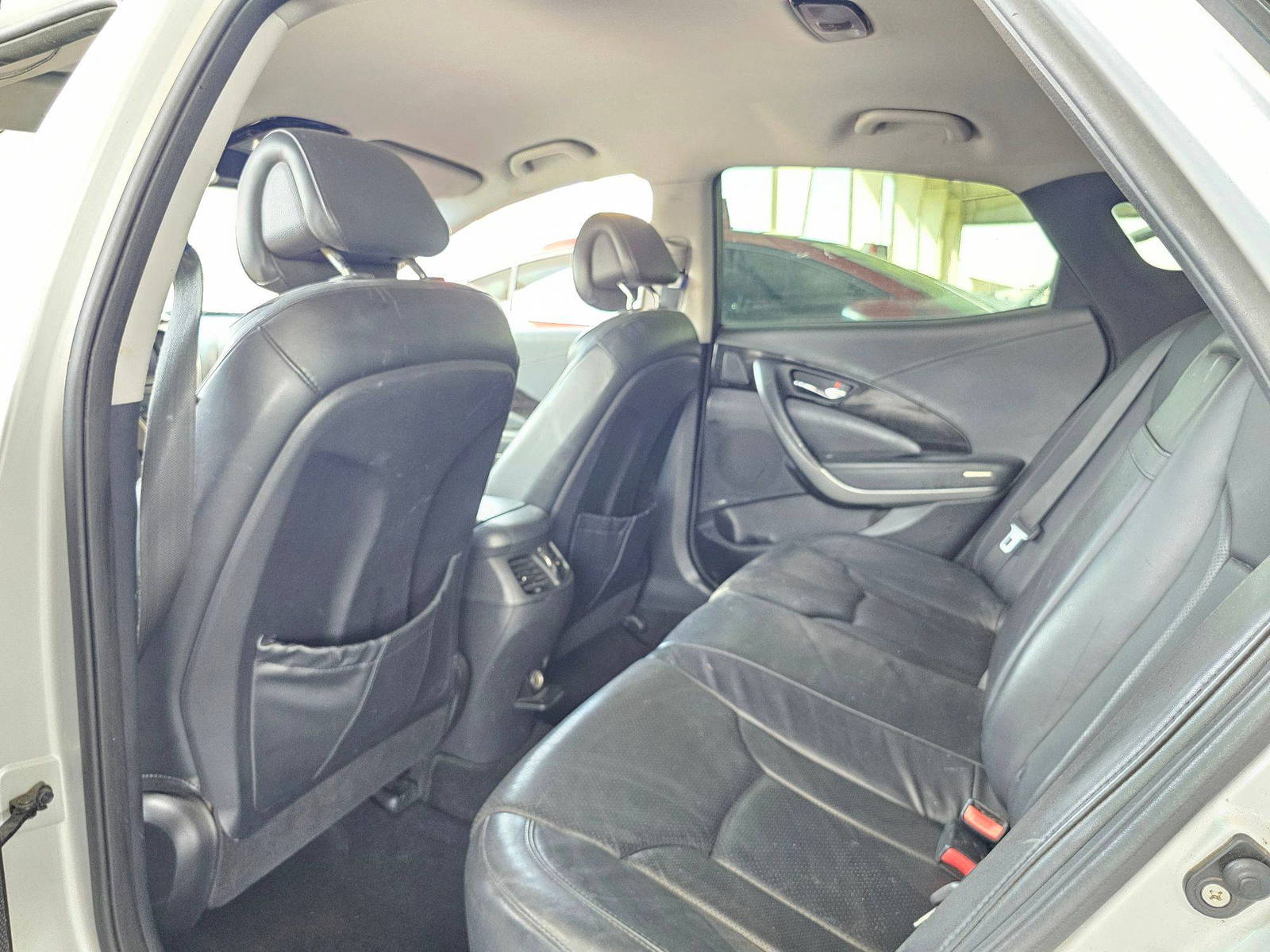 2011 HYUNDAI GRANDEUR — 78120 KM — Lot 012038 — Ind. 12 - Marhaba Auctions Used Cars - Image 6