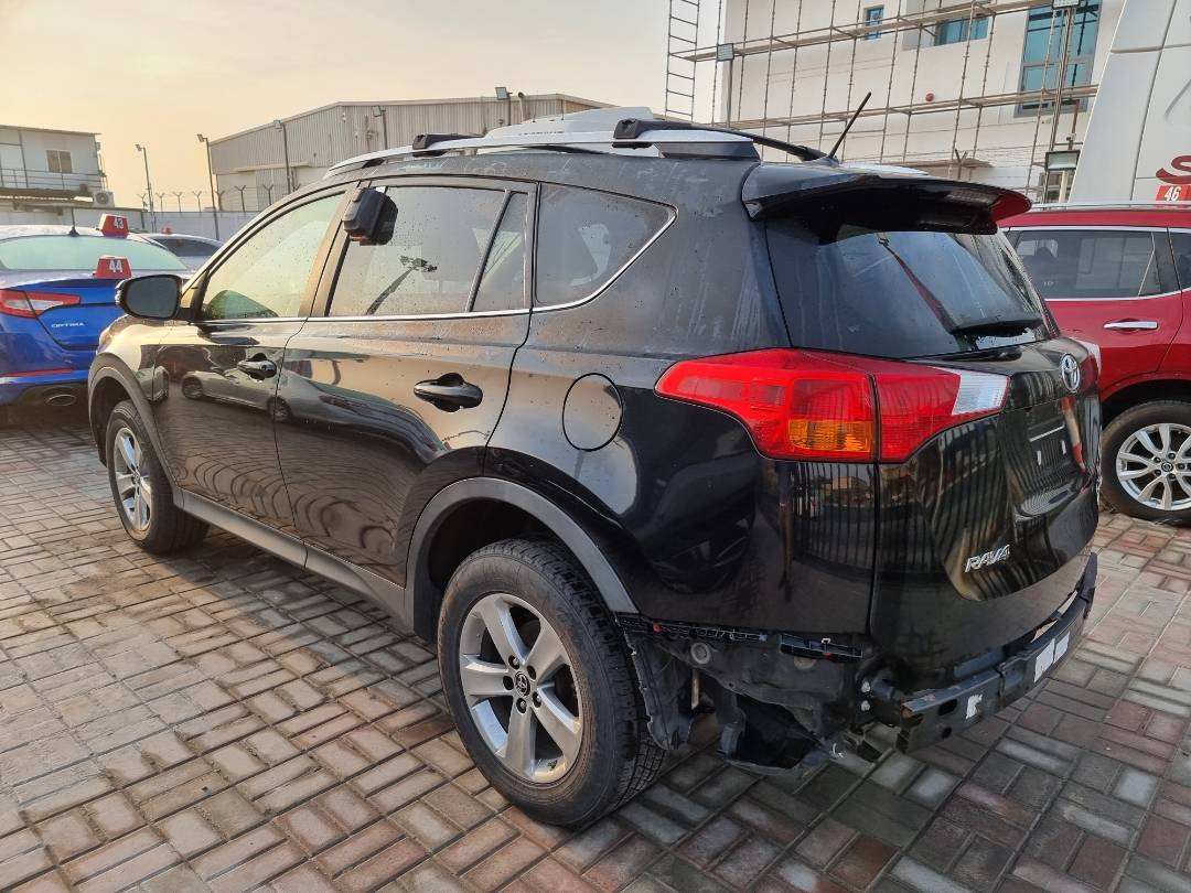 2015 TOYOTA RAV4 — 183881 Miles — Lot 65377664 — Souq - Marhaba Auctions Used Cars - Image 5