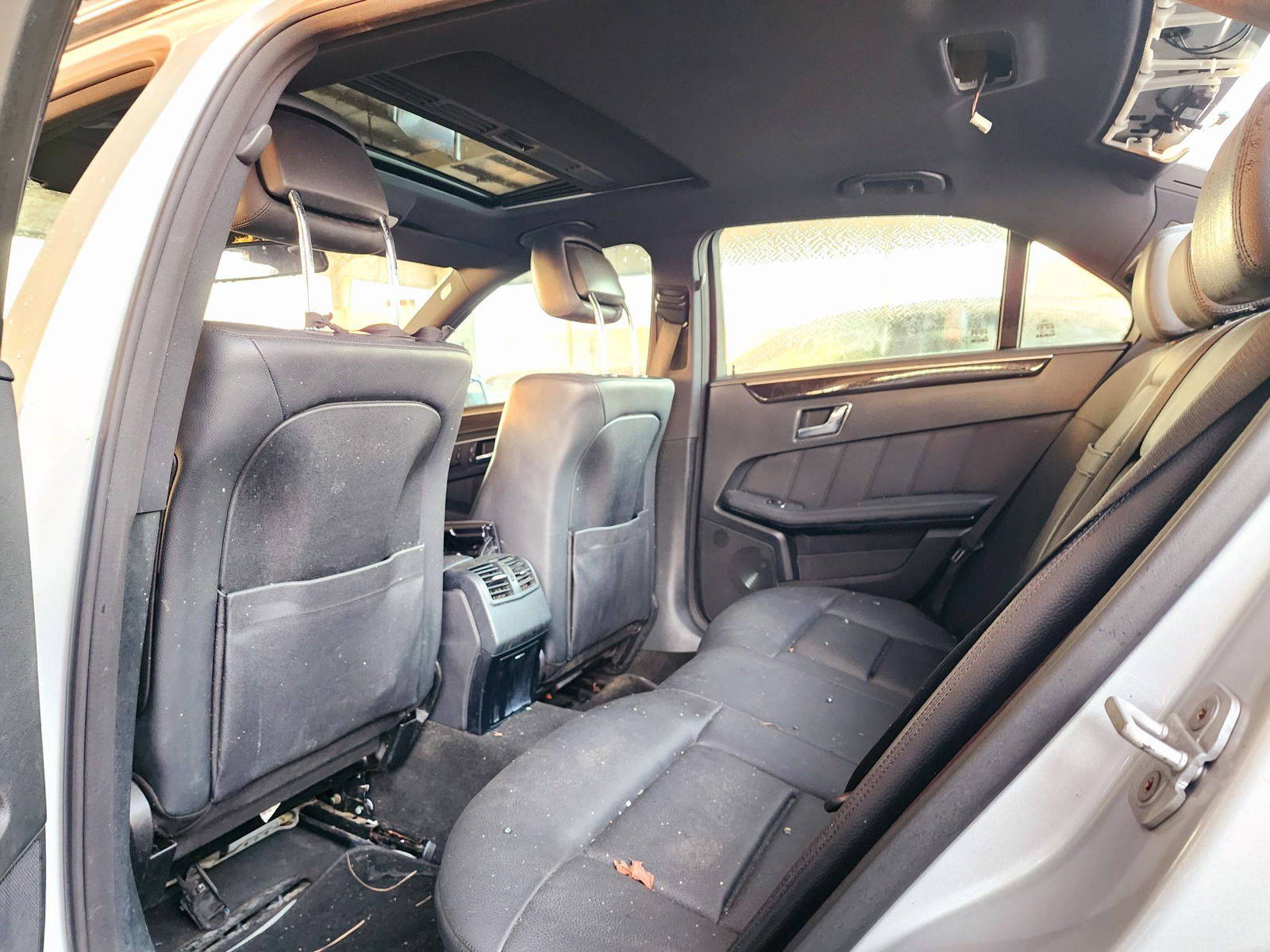 2010 MERCEDES BENZ E 350 — 200322 Miles — Lot HB2AA102603 — Souq - Marhaba Auctions Used Cars - Image 6
