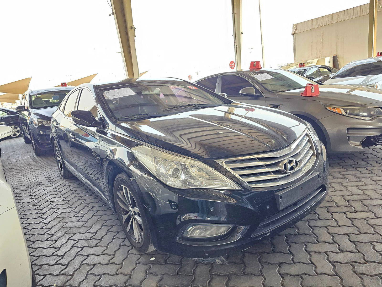 2011 HYUNDAI GRANDEUR — 268518 KM — Lot 021816 — Ind. 12 - Marhaba Auctions Used Cars - Image 3