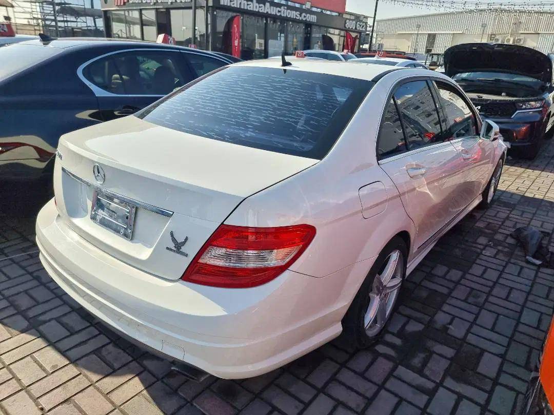 2011 MERCEDES BENZ C300 — 184164 Miles — Lot R137913 — Ind. 12 - Marhaba Auctions Used Cars - Image 4