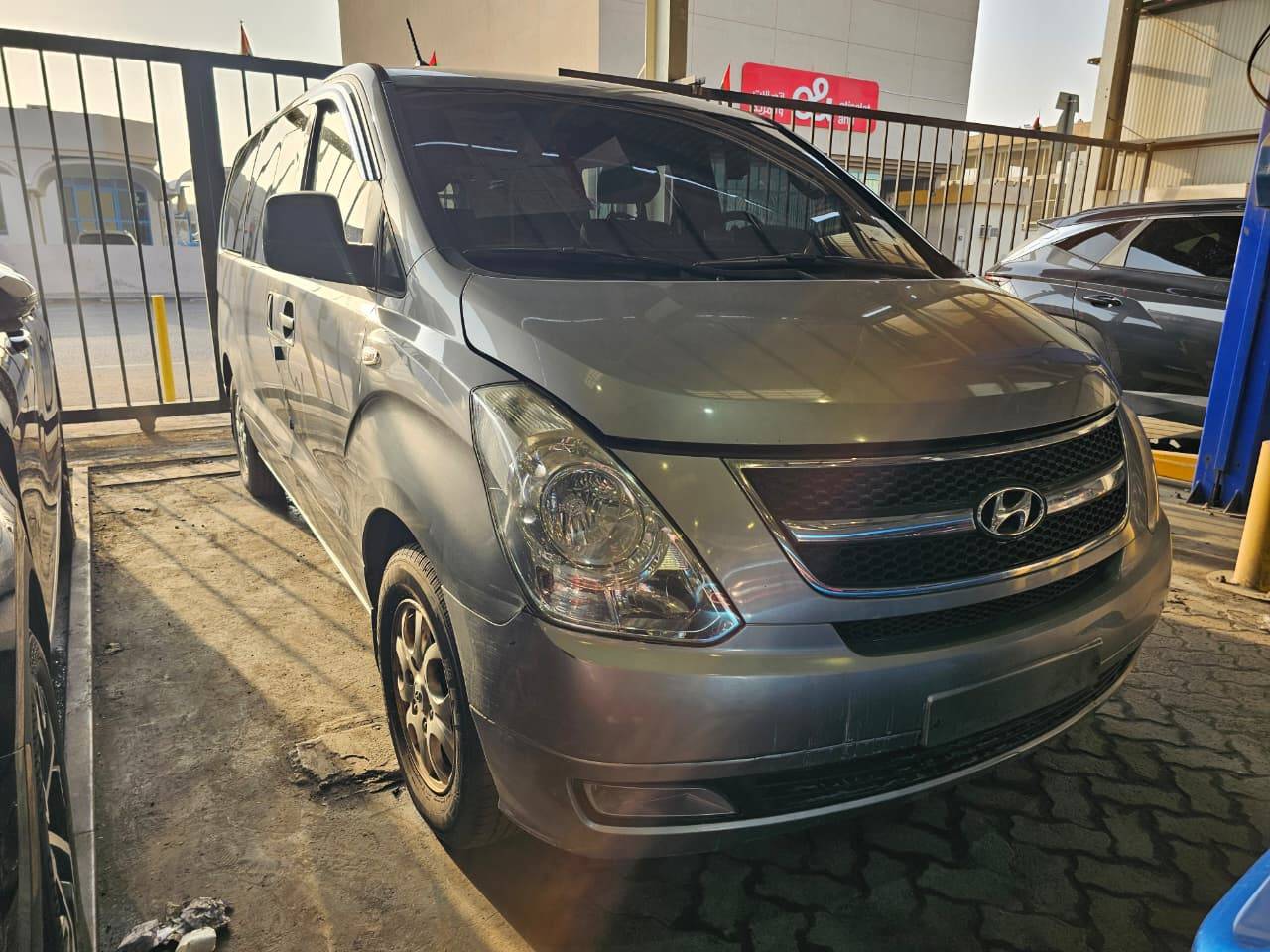 2011 HYUNDAI GRAND STAREX — 295580 KM — Lot BBU305915 — Main - Marhaba Auctions Used Cars - Image 3
