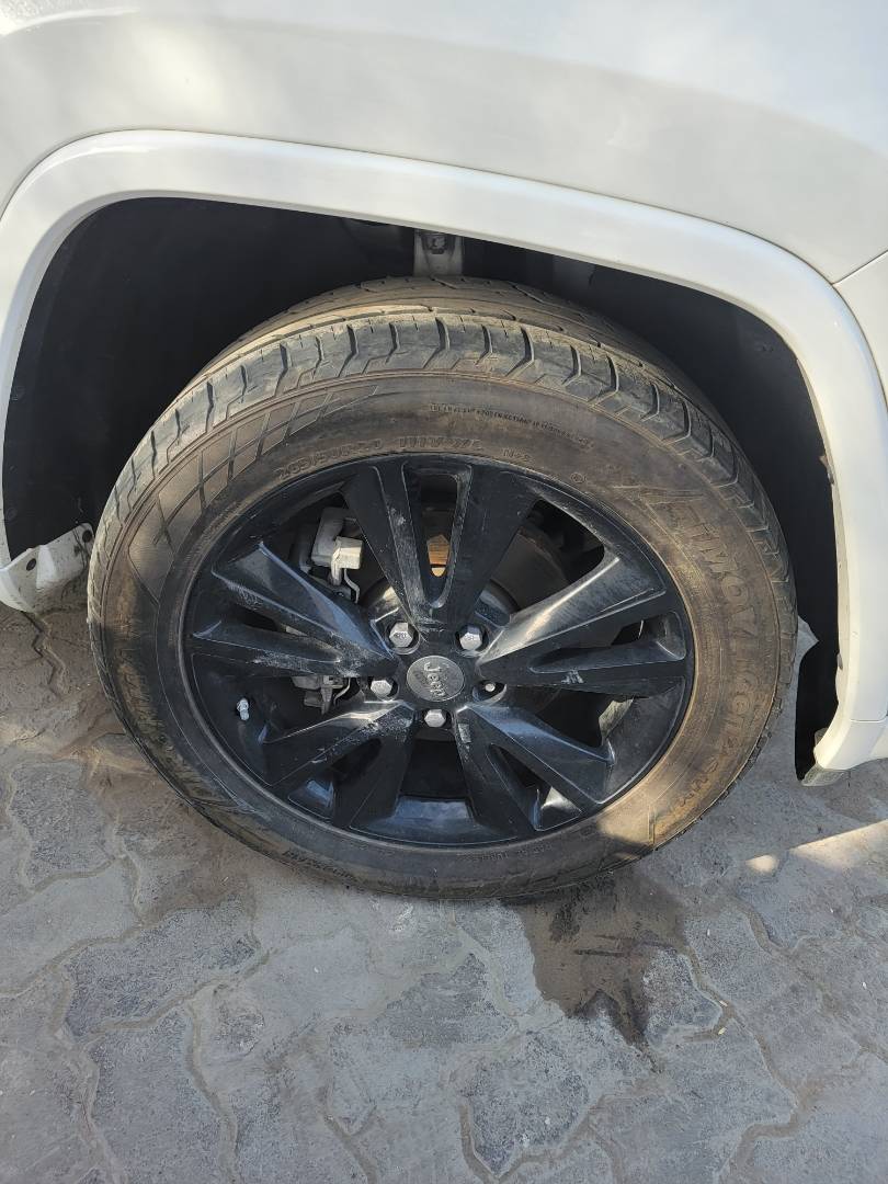 2018 JEEP GRAND CHEROKEE LAREDO — 125654 Miles — Lot C123035 — Main - Marhaba Auctions Used Cars - Image 11