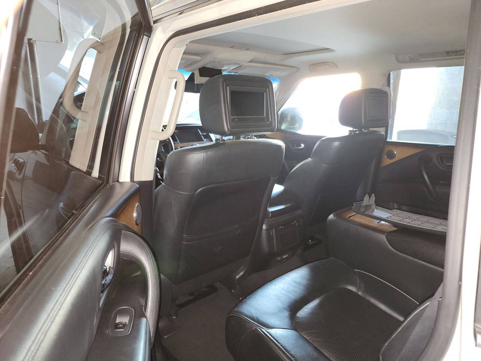 2014 INFINITI QX80 — 178399 Miles — Lot 9065947 — Souq - Marhaba Auctions Used Cars - Image 8