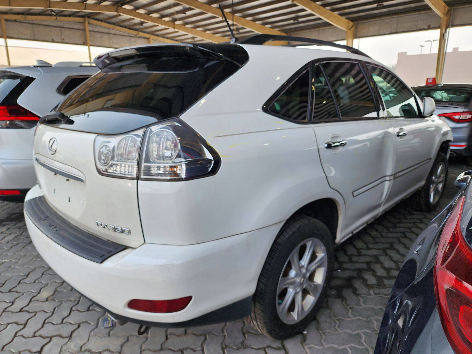 2008 LEXUS RX 350 — 175152 Miles — Lot 8C060685 — Souq - Marhaba Auctions Used Cars - Image 3