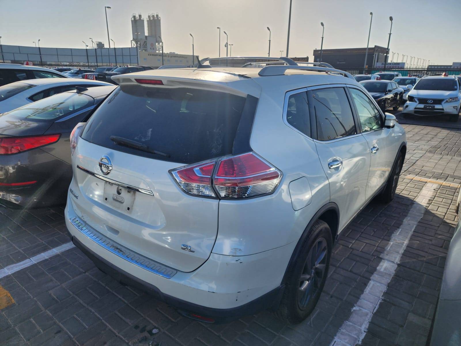 2016 NISSAN ROGUE — 121612 Miles — Lot 94815135 — Al Sajaa - Marhaba Auctions Used Cars - Image 3