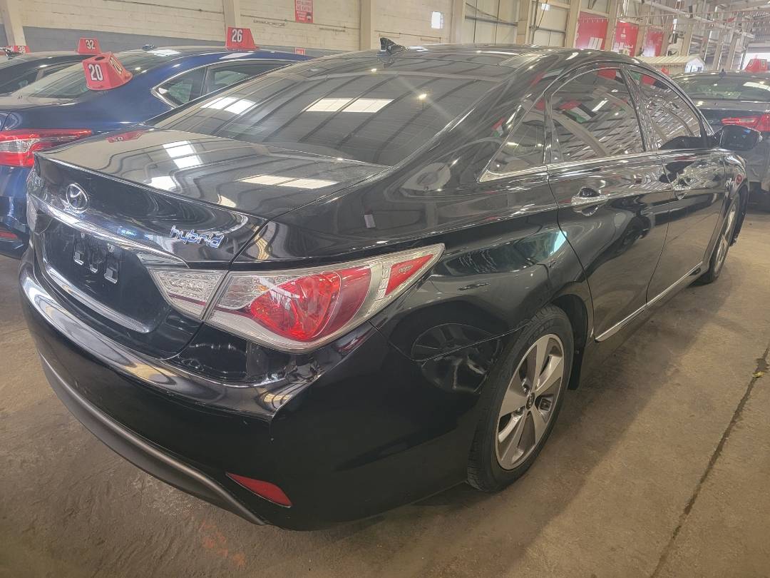 2012 HYUNDAI SONATA — 188860 Miles — Lot 524562121 - Marhaba Auctions Used Cars - Image 4