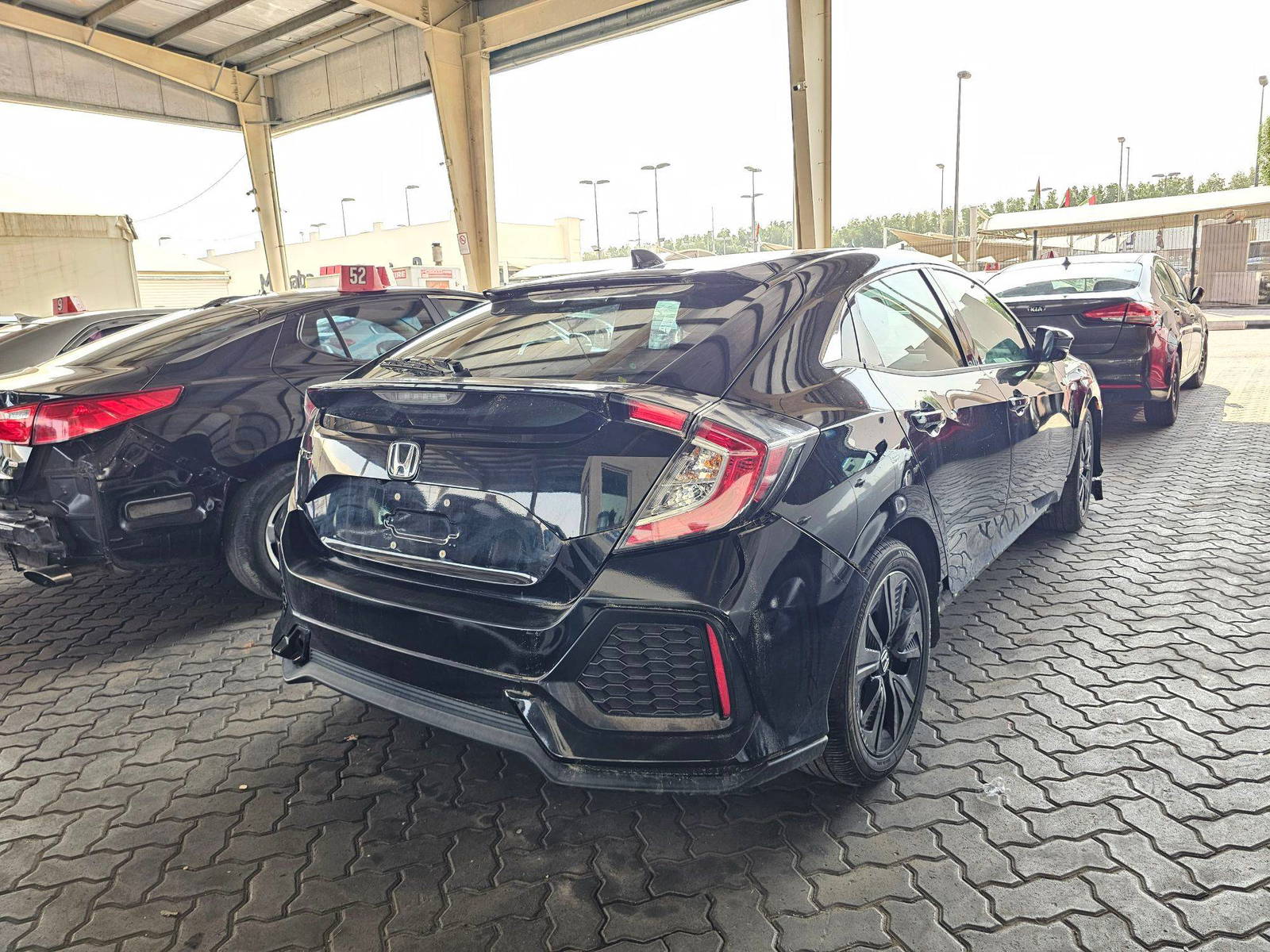 2017 HONDA CIVIC — 164400 Miles — Lot U411844 — Souq - Marhaba Auctions Used Cars - Image 4
